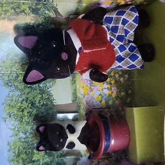 Calico Critters Midnight Cat Family - Picture 8 of 8